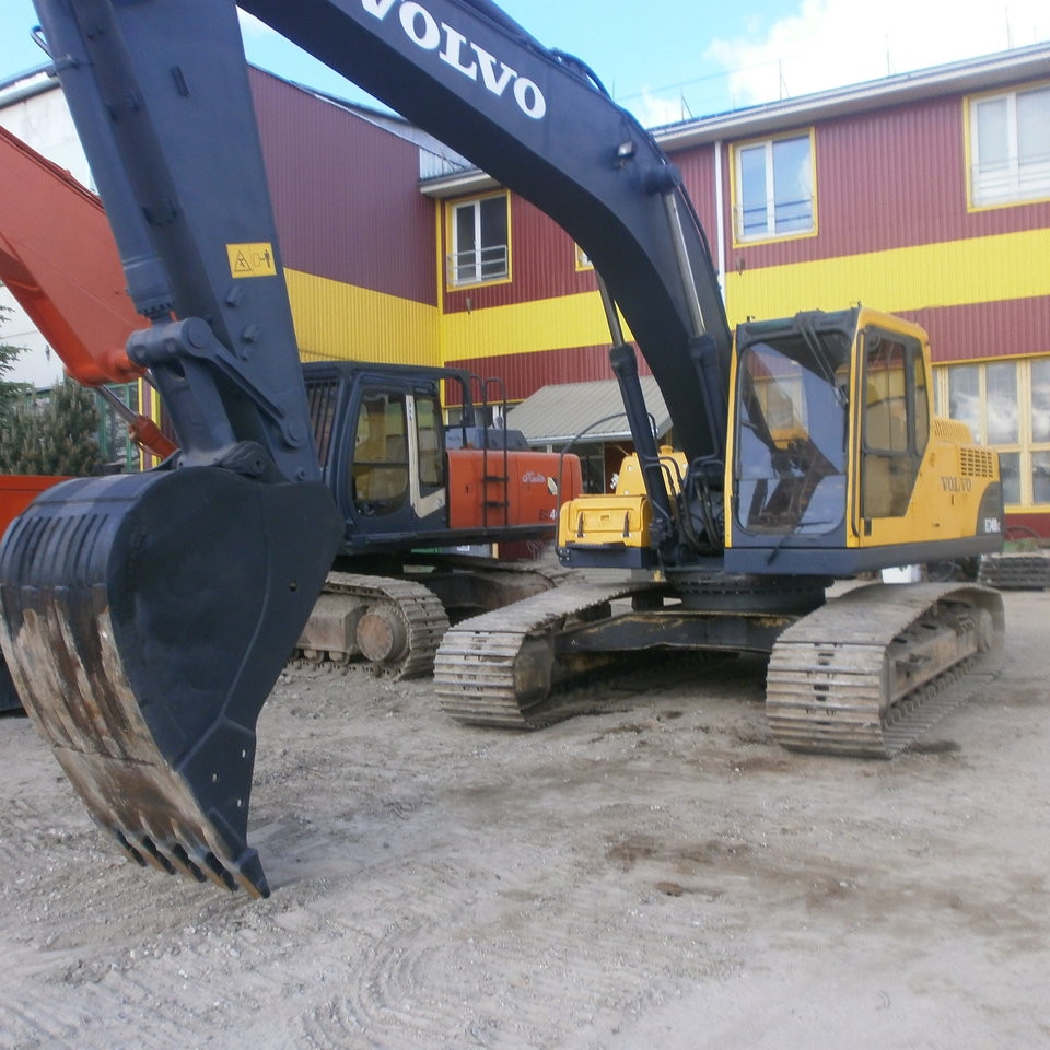 Гусеничный экскаватор Volvo EC 240BLC