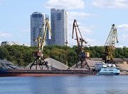 Поставка гранитного и высокопрочного щебня водным транспортом в июле 2026 года